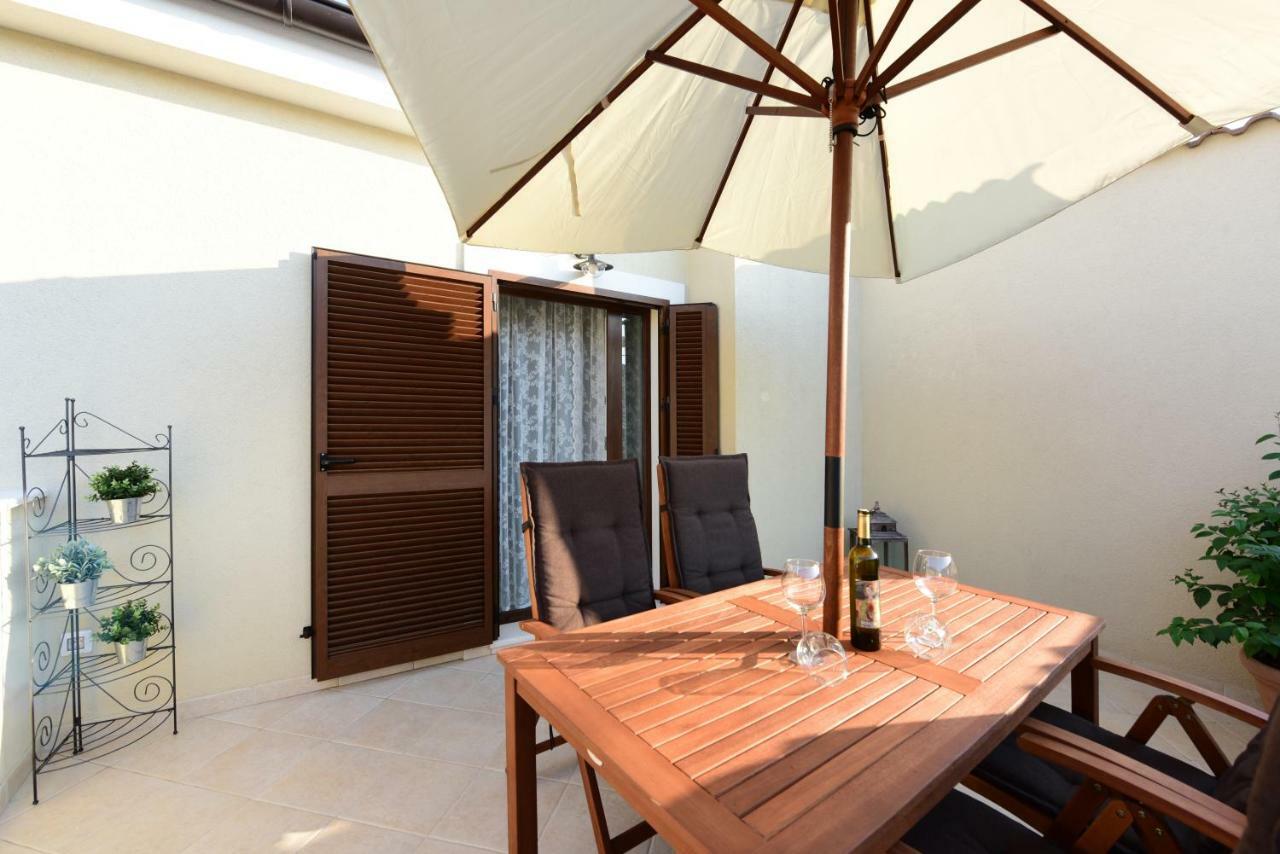 Apartments Zara & Toni מראה חיצוני תמונה